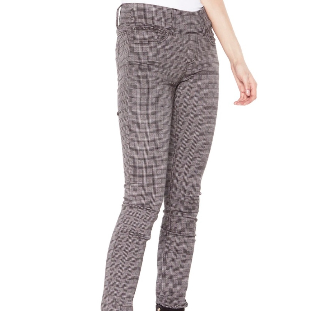 2/$50 Denim Society: Olivia Pull-On Jeggings
